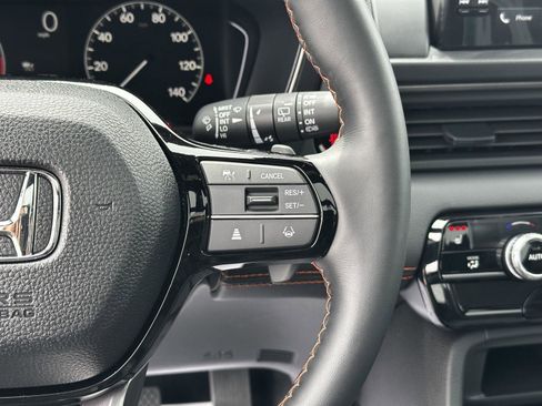 Certified 2025 Honda Pilot TrailSport image 11