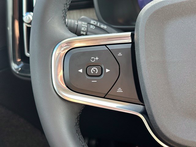 Certified 2024 Volvo XC40 B5 Core AWD/4WD image 26