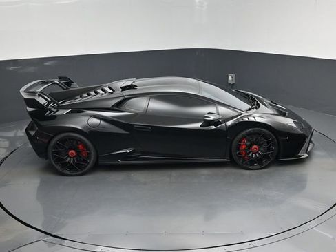 Used 2022 Lamborghini Huracan STO RWD image 13