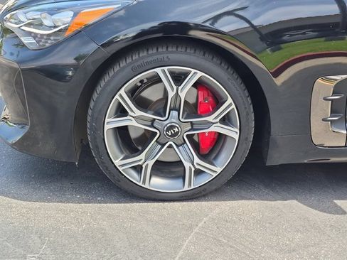 Used 2018 Kia Stinger GT1 RWD image 9