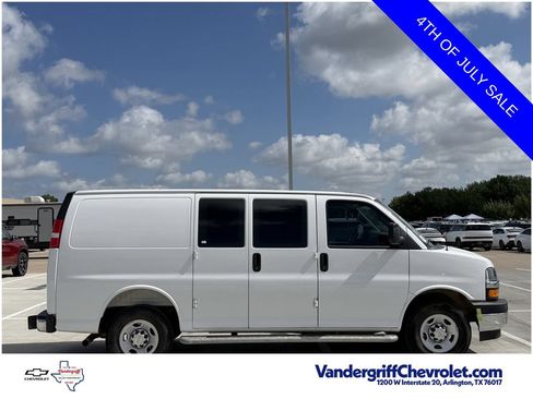 Used 2025 Chevrolet Express 2500 w/ Driver Convenience Package RWD image 3