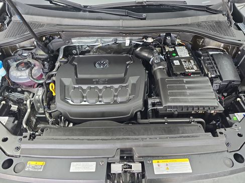 Certified 2022 Volkswagen Tiguan SE image 29