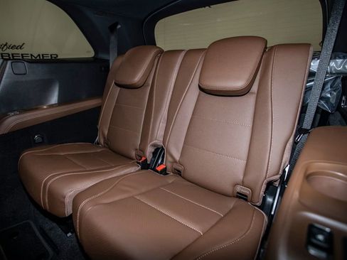 Used 2025 Mercedes-Benz GLS 450 4MATIC image 17