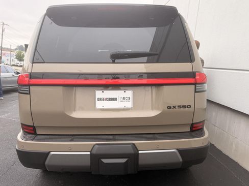 Used 2024 Lexus GX 550 AWD/4WD image 5
