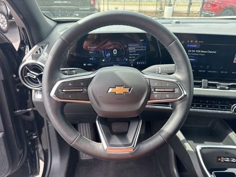 Used 2025 Chevrolet Equinox LT w/ Convenience Package II FWD image 14