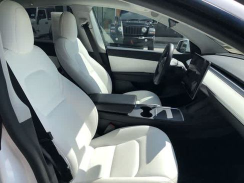 Used 2021 Tesla Model Y Long Range AWD/4WD image 20