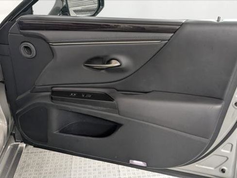 Used 2019 Lexus ES 300h w/ Premium Package FWD image 23