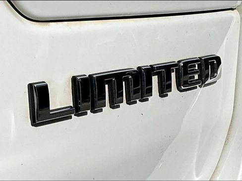 Used 2023 Jeep Grand Cherokee Limited RWD image 25