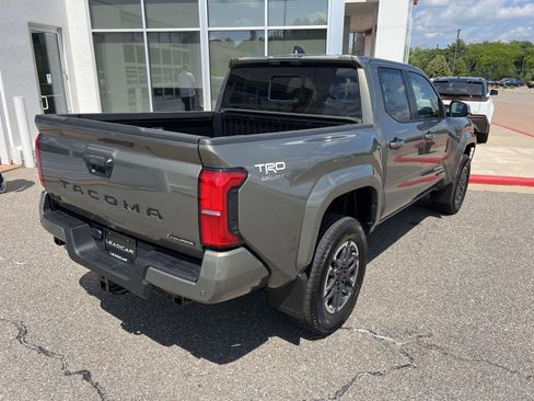 Used 2026 Toyota Tacoma TRD Sport w/ TRD Sport Upgrade Package AWD/4WD image 13