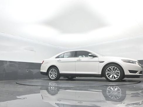Used 2018 Ford Taurus Limited FWD image 34