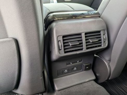 New 2026 Land Rover Range Rover Velar Dynamic SE image 13