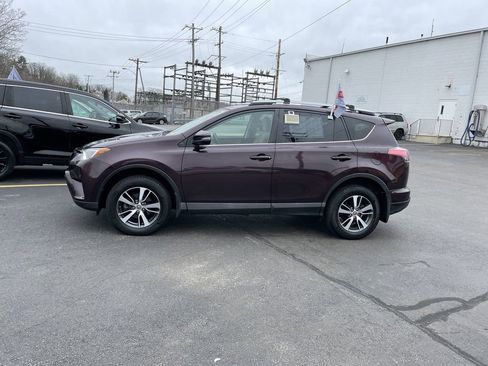 Used 2018 Toyota RAV4 XLE image 2