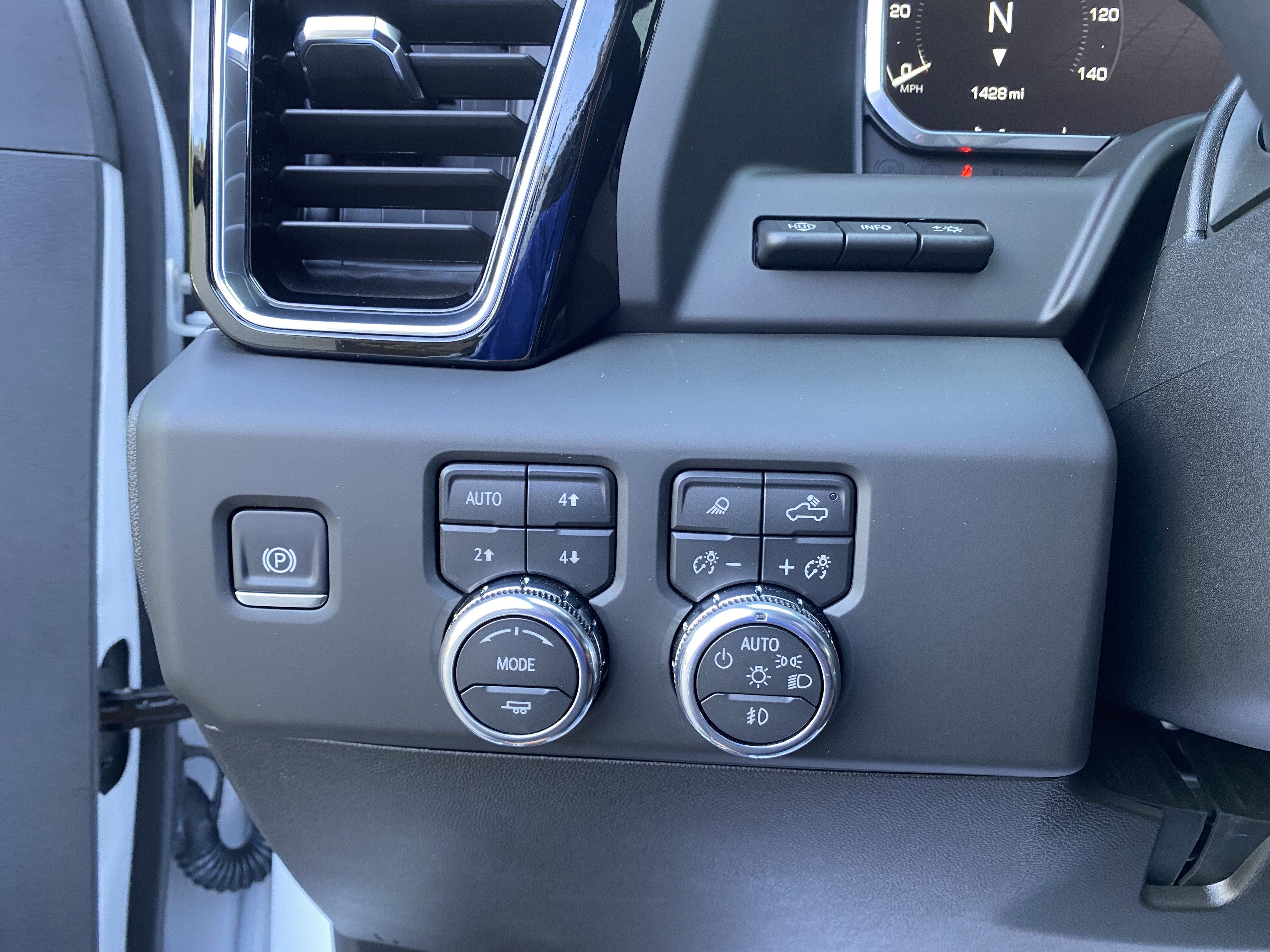 Used 2026 GMC Sierra 2500 Denali Ultimate AWD/4WD image 19