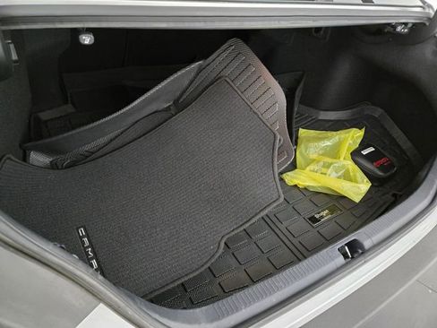 Used 2022 Toyota Camry SE w/ Carpet Mat Package (TMS) image 18