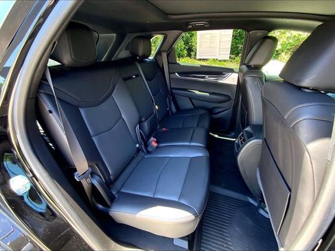Certified 2025 Cadillac XT5 Premium Luxury w/ Technology Package AWD/4WD image 24