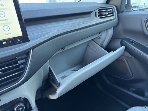 Used 2024 Ford Escape Platinum w/ Premium Technology Package image 41