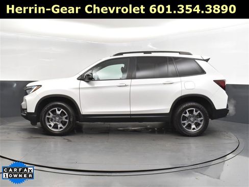 Used 2023 Honda Passport TrailSport image 4