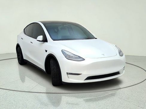 Used 2021 Tesla Model Y Long Range AWD/4WD image 4