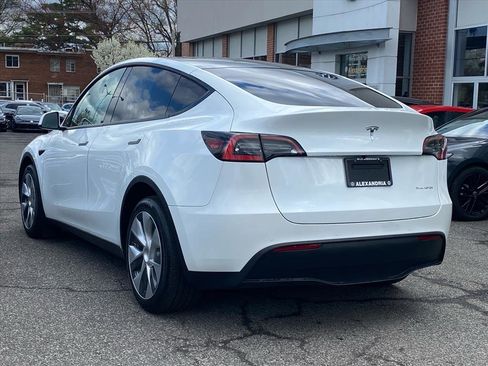 Used 2021 Tesla Model Y Long Range image 5
