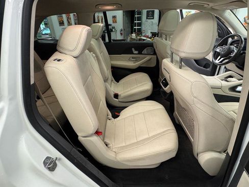 Used 2020 Mercedes-Benz GLS 450 4MATIC image 29