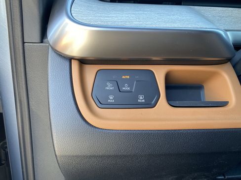 New 2025 Volkswagen ID. Buzz Pro S image 15