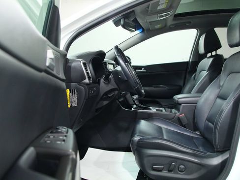 Used 2017 Kia Sportage EX w/ EX Premium Package AWD/4WD image 4