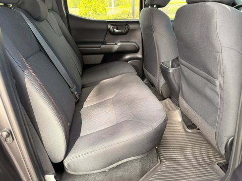 Used 2020 Toyota Tacoma TRD Off-Road AWD/4WD image 17