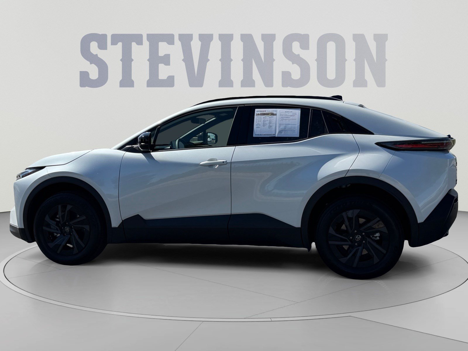 Used 2026 Toyota C-HR AWD/4WD image 2