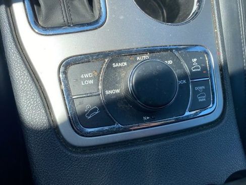 Used 2018 Jeep Grand Cherokee Overland image 30