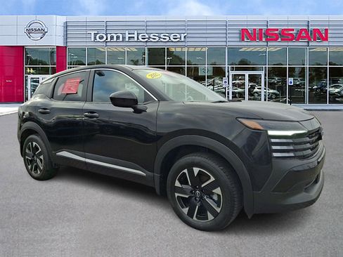 Certified 2025 Nissan Kicks SV image 1