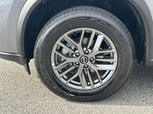 Used 2024 Nissan Rogue S image 11