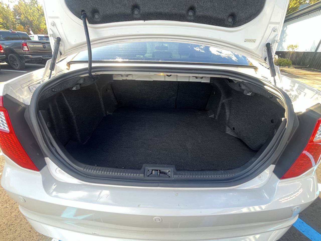 Used 2010 Ford Fusion SEL FWD image 18