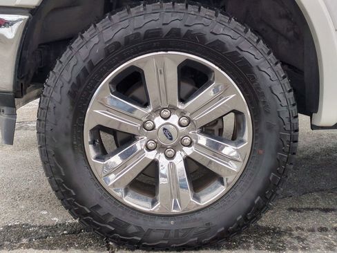 Used 2018 Ford F150 Lariat w/ Equipment Group 502A Luxury image 28