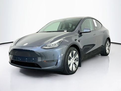 Used 2021 Tesla Model Y Long Range AWD/4WD image 3