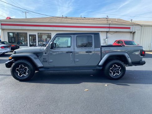 Used 2021 Jeep Gladiator Sport image 8