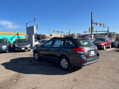 Used 2011 Subaru Outback 2.5i image 8