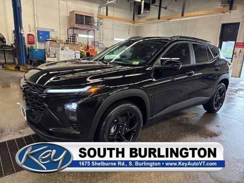 New 2026 Chevrolet Trax LT w/ Driver Confidence Package FWD image 1