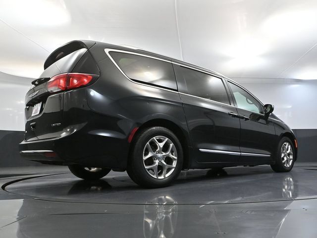 Used 2018 Chrysler Pacifica Limited FWD image 50