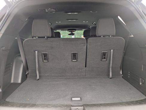 Used 2023 Chevrolet Traverse LT FWD image 25
