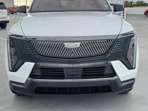 New 2026 Cadillac Escalade IQL Sport 1 w/ LPO, ONYX Package AWD/4WD image 9