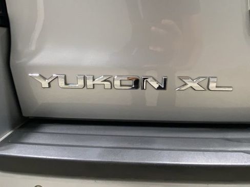 Used 2015 GMC Yukon XL SLE AWD/4WD image 30
