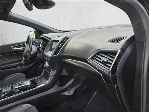 Used 2019 Ford Edge ST w/ Equipment Group 401A AWD/4WD image 17