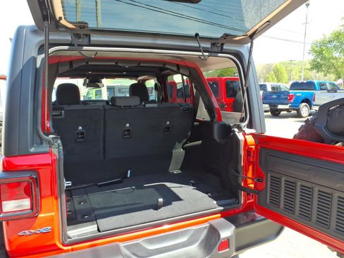 Used 2025 Jeep Wrangler Unlimited Sport S 4xe AWD/4WD image 10