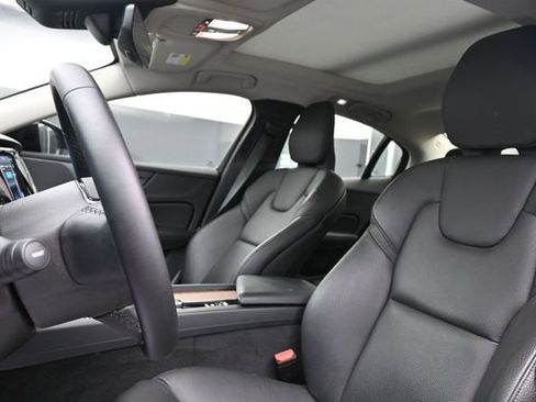 Used 2025 Volvo S60 B5 Plus AWD/4WD image 10