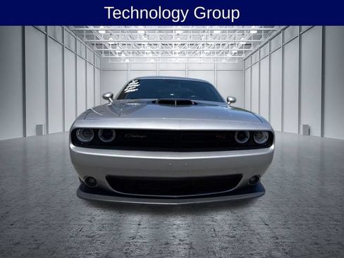 Used 2017 Dodge Challenger R/T Scat Pack RWD image 4