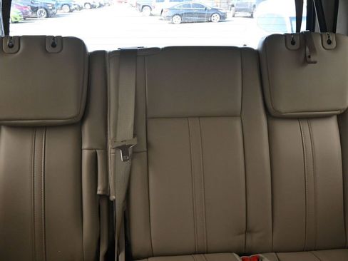 Used 2017 Lincoln Navigator Select image 17