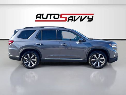 Used 2025 Honda Pilot Touring image 8