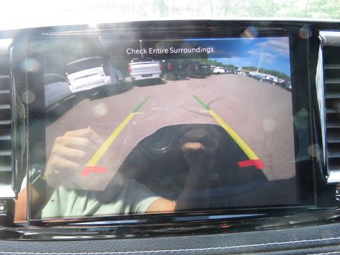 Used 2023 Chrysler Pacifica Touring-L w/ S Appearance Package FWD image 24