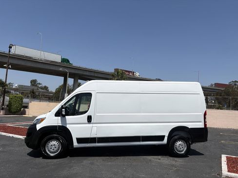 Used 2025 RAM ProMaster 3500 w/ Convenience Group image 8