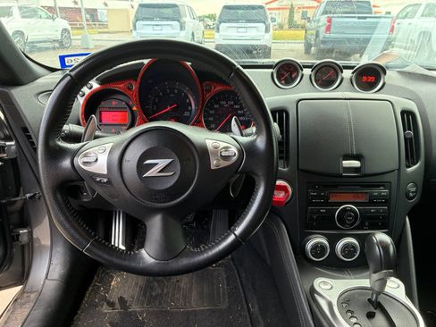 Used 2013 Nissan 370Z Coupe RWD image 3